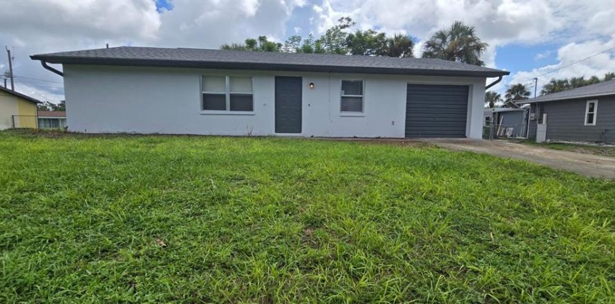 House in Port Charlotte, Florida 2 bedrooms, 98.85 sq.m. № 1368452