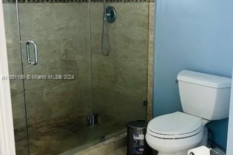 Condominio en venta en Hialeah, Florida, 3 dormitorios, 114.83 m2 № 1333350 - foto 5