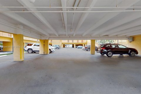 Copropriété à vendre à Hialeah, Floride: 3 chambres, 114.83 m2 № 1333350 - photo 13