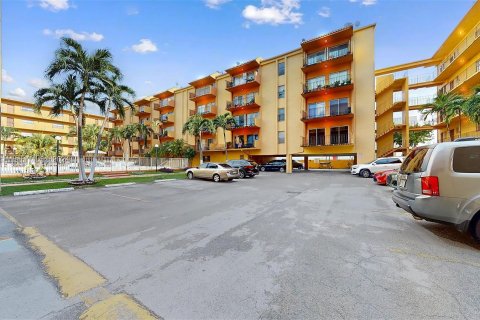 Copropriété à vendre à Hialeah, Floride: 3 chambres, 114.83 m2 № 1333350 - photo 12