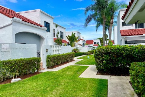 Touwnhouse à louer à Aventura, Floride: 2 chambres, 104.33 m2 № 1365389 - photo 1