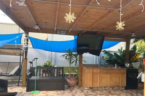 Casa en venta en Miami Gardens, Florida, 3 dormitorios, 116.5 m2 № 1365388 - foto 16