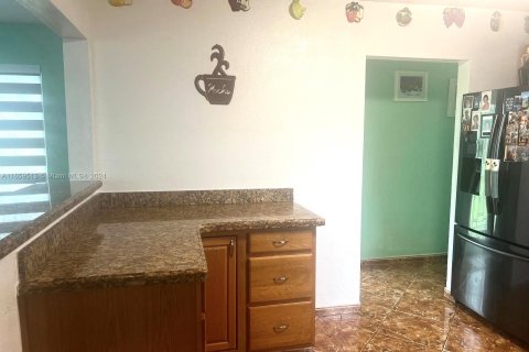 Casa en venta en Miami Gardens, Florida, 3 dormitorios, 116.5 m2 № 1365388 - foto 8