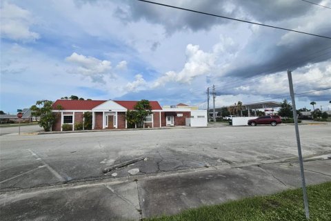 Commercial property in Okeechobee, Florida № 1311415 - photo 2