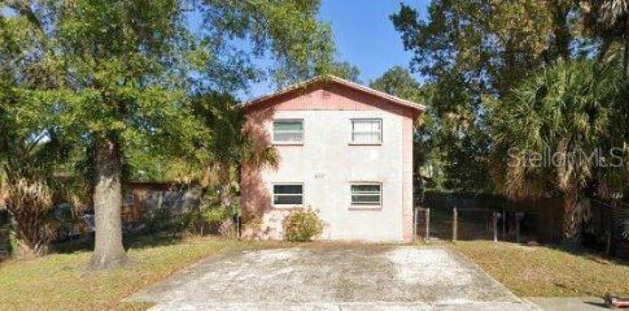 House in Tampa, Florida 4 bedrooms, 128.21 sq.m. № 1311457