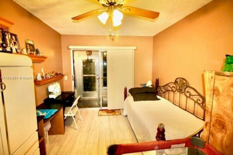 Condominio en venta en Pembroke Pines, Florida, 2 dormitorios, 88.54 m2 № 1092482 - foto 4