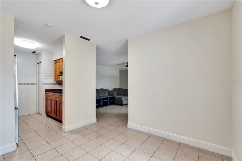 Condominio en venta en Tampa, Florida, 2 dormitorios, 81.85 m2 № 1087926 - foto 8