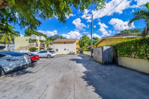 Propiedad comercial en venta en Miami, Florida № 782477 - foto 5