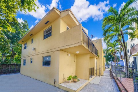 Propiedad comercial en venta en Miami, Florida № 782477 - foto 1