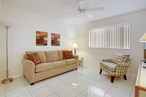 Copropriété à vendre à Lake Worth, Floride: 2 chambres, 113.53 m2 № 1003816 - photo 13