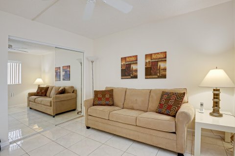 Copropriété à vendre à Lake Worth, Floride: 2 chambres, 113.53 m2 № 1003816 - photo 12