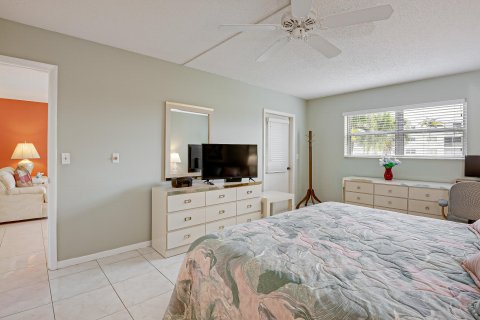Купить кондоминиум в Лейк-Уорт, Флорида 2 спальни, 113.53м2, № 1003816 - фото 15