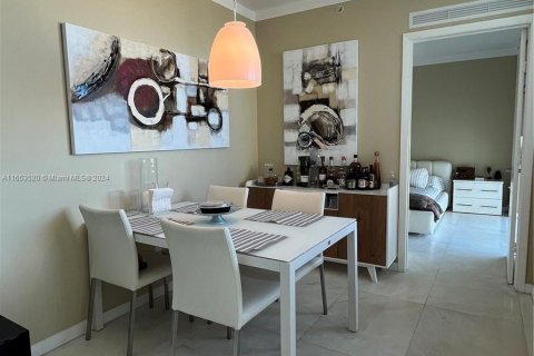 Condo in Miami, Florida, 2 bedrooms  № 1368864 - photo 5