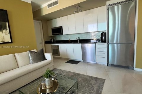 Condo in Miami, Florida, 2 bedrooms  № 1368864 - photo 10