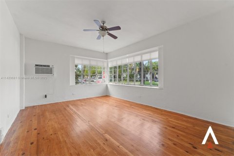 Immobilier commercial à vendre à Miami Beach, Floride № 643130 - photo 15