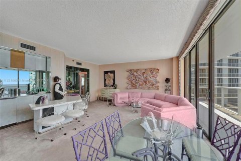 Condominio en venta en Aventura, Florida, 2 dormitorios, 167.22 m2 № 11492 - foto 5