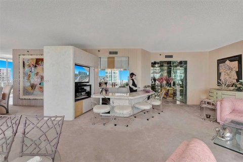 Condominio en venta en Aventura, Florida, 2 dormitorios, 167.22 m2 № 11492 - foto 9