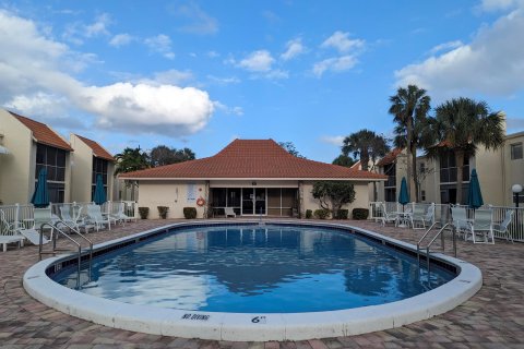 Condo in Deerfield Beach, Florida, 1 bedroom  № 1208006 - photo 2