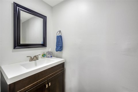 Copropriété à vendre à Fort Lauderdale, Floride: 2 chambres, 107.77 m2 № 1208050 - photo 1