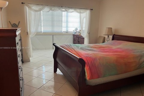 Condominio en alquiler en Hallandale Beach, Florida, 1 dormitorio, 71.53 m2 № 1115917 - foto 7