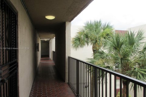 Copropriété à vendre à Miami, Floride: 2 chambres, 87.89 m2 № 1115949 - photo 17