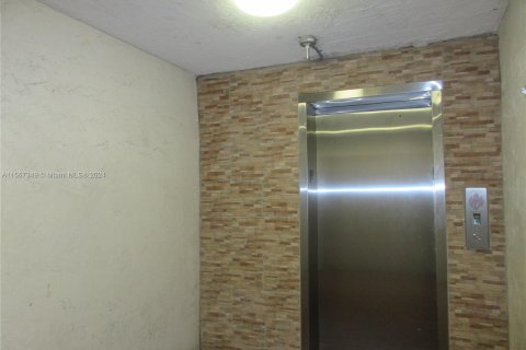 Condominio en venta en Miami, Florida, 2 dormitorios, 87.89 m2 № 1115949 - foto 18