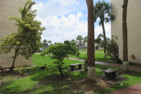 Condominio en venta en Miami, Florida, 2 dormitorios, 87.89 m2 № 1115949 - foto 19