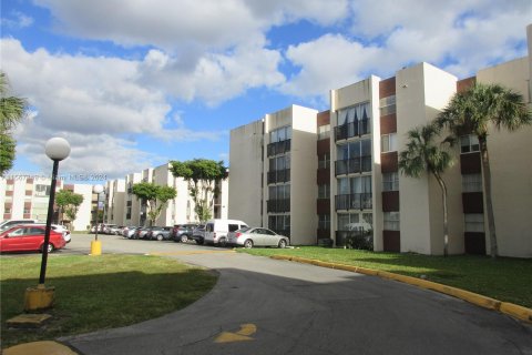 Condominio en venta en Miami, Florida, 2 dormitorios, 87.89 m2 № 1115949 - foto 3