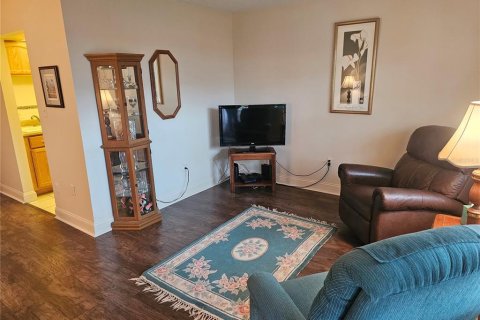 Condo in New Port Richey, Florida, 1 bedroom  № 1415819 - photo 10