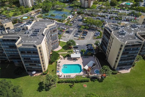 Condo in Lauderhill, Florida, 2 bedrooms  № 948912 - photo 23