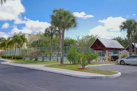 Copropriété à vendre à Lauderhill, Floride: 2 chambres, 128.58 m2 № 948912 - photo 20