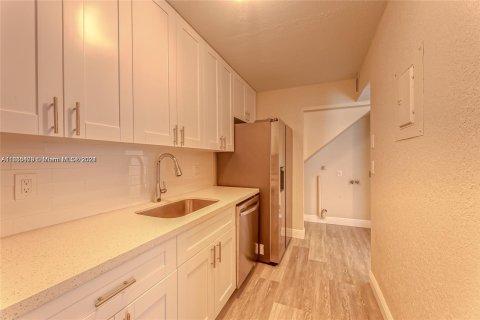 Adosado en venta en Lauderhill, Florida, 2 dormitorios, 94.76 m2 № 1305185 - foto 6