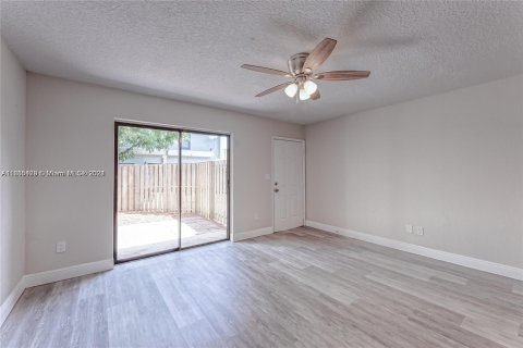 Touwnhouse à vendre à Lauderhill, Floride: 2 chambres, 94.76 m2 № 1305185 - photo 14