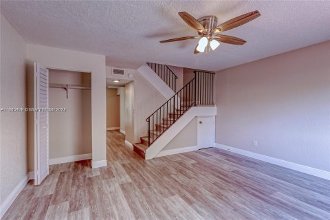 Touwnhouse à vendre à Lauderhill, Floride: 2 chambres, 94.76 m2 № 1305185 - photo 12