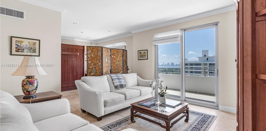 Condo in Miami Beach, Florida, 2 bedrooms  № 1305075