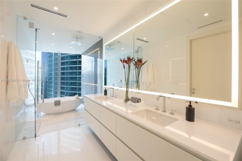 Condominio en venta en Miami, Florida, 3 dormitorios, 210.7 m2 № 1417155 - foto 14