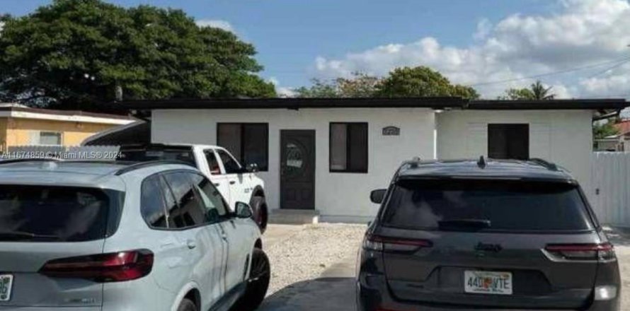 Propiedad comercial en Miami, Florida 231.33 m2 № 1398195