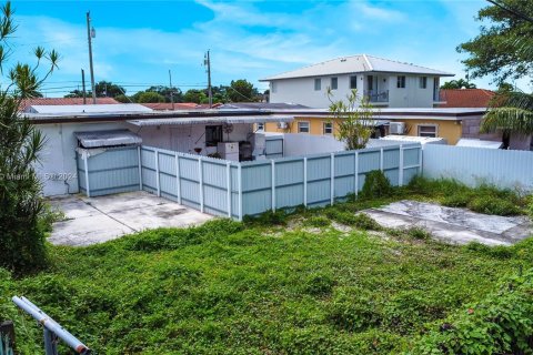 Propiedad comercial en venta en Miami, Florida, 231.33 m2 № 1398195 - foto 26