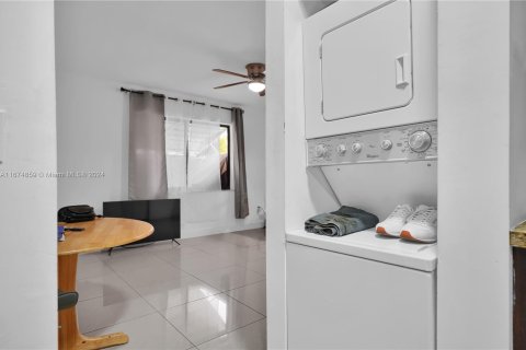 Immobilier commercial à vendre à Miami, Floride: 231.33 m2 № 1398195 - photo 17