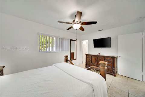 House in Fort Lauderdale, Florida 3 bedrooms, 144.93 sq.m. № 1321137 - photo 11