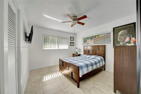 House in Fort Lauderdale, Florida 3 bedrooms, 144.93 sq.m. № 1321137 - photo 15