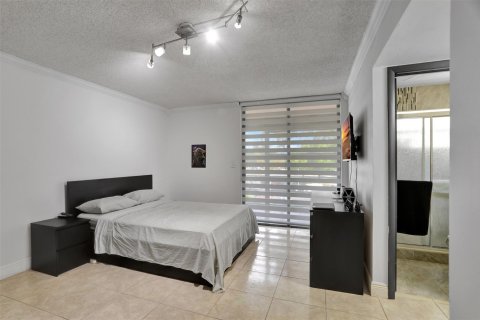 Condominio en venta en Tamarac, Florida, 2 dormitorios, 94.11 m2 № 1017054 - foto 22