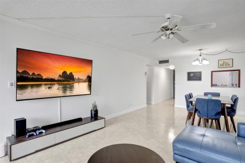 Condominio en venta en Tamarac, Florida, 2 dormitorios, 94.11 m2 № 1017054 - foto 30