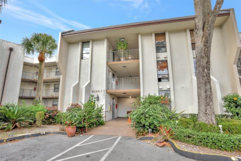 Condominio en venta en Tamarac, Florida, 2 dormitorios, 94.11 m2 № 1017054 - foto 17