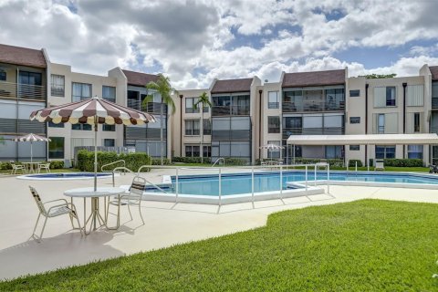Condominio en venta en Tamarac, Florida, 2 dormitorios, 94.11 m2 № 1017054 - foto 6