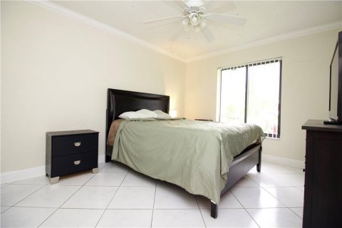 House in Lauderhill, Florida 3 bedrooms, 187.76 sq.m. № 1141134 - photo 13