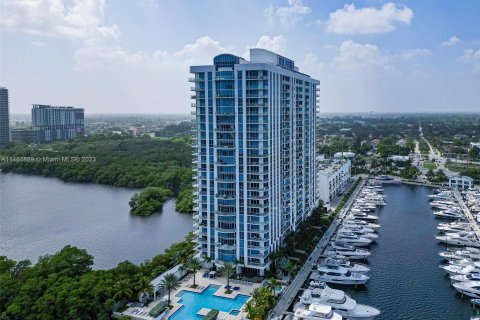 Condominio en venta en North Miami Beach, Florida, 2 dormitorios, 135.54 m2 № 751988 - foto 1