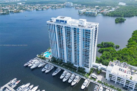Condominio en venta en North Miami Beach, Florida, 2 dormitorios, 135.54 m2 № 751988 - foto 12