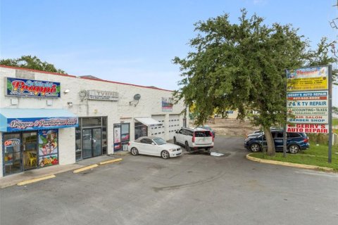 Propiedad comercial en venta en Kissimmee, Florida № 1364756 - foto 28