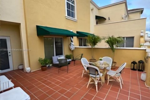 Condominio en venta en Coral Gables, Florida, 1 dormitorio, 70.42 m2 № 1441788 - foto 15